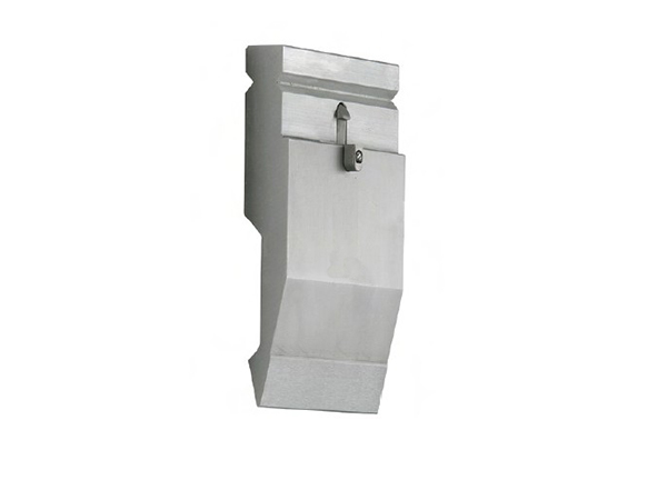 Bent sharp knife upper die