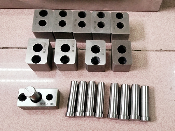Hardware mold