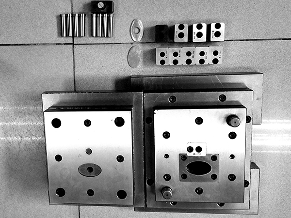 Hardware mold