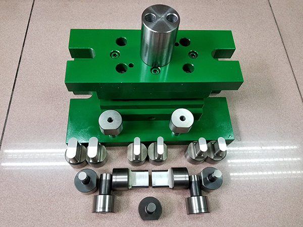 Hardware mold