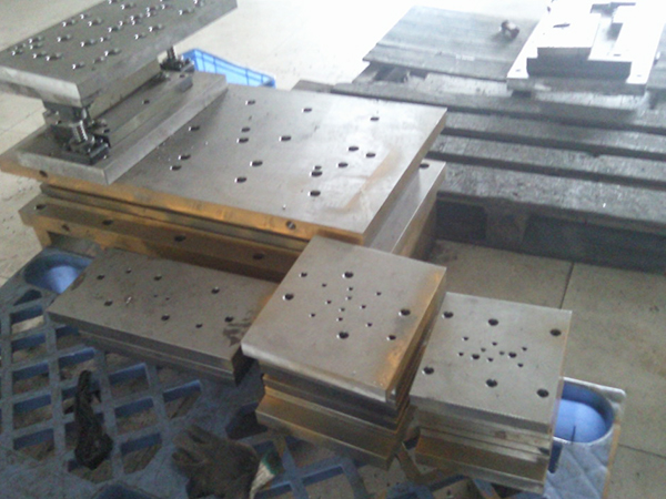 Hardware mold