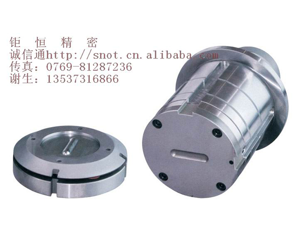 D-station molding die