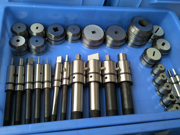 Domestic machine tool mold